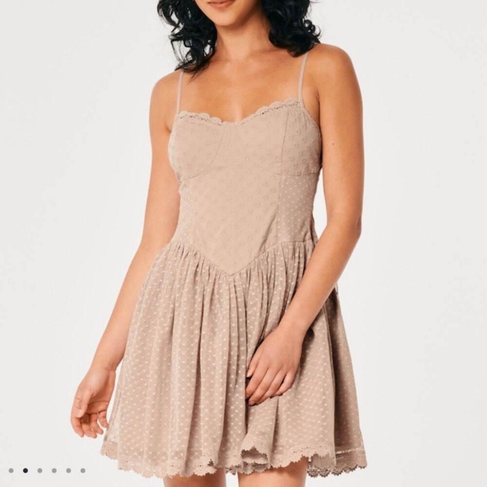 Social Tourist Lace Corset Mini Dress | Size Medium